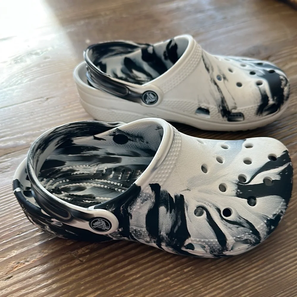 CROCS Black/White Toddler Tie-Dye Shoes size   J1
